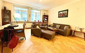 Economy Apartment 2 Min From The Main Station
