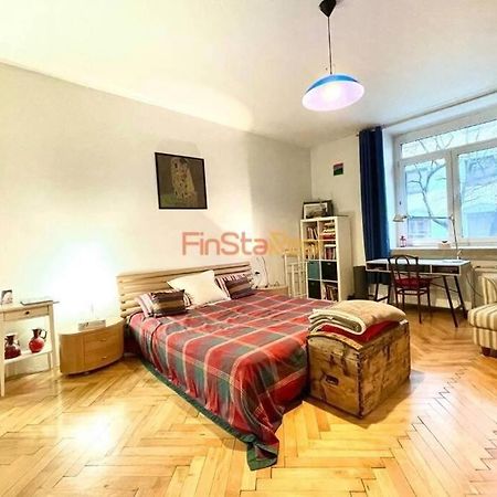 Economy Apartment 2 Min From The Main Station Bratysława Zewnętrze zdjęcie