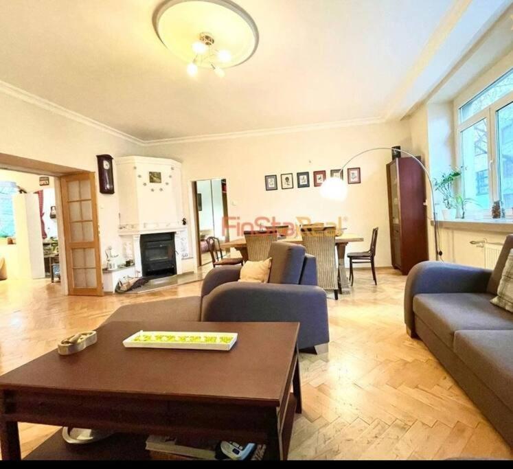 Economy Apartment 2 Min From The Main Station Bratysława Zewnętrze zdjęcie