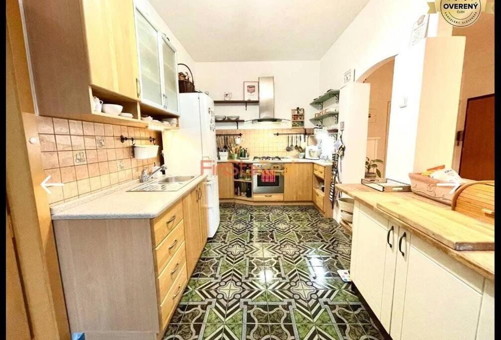 Economy Apartment 2 Min From The Main Station Bratysława Zewnętrze zdjęcie