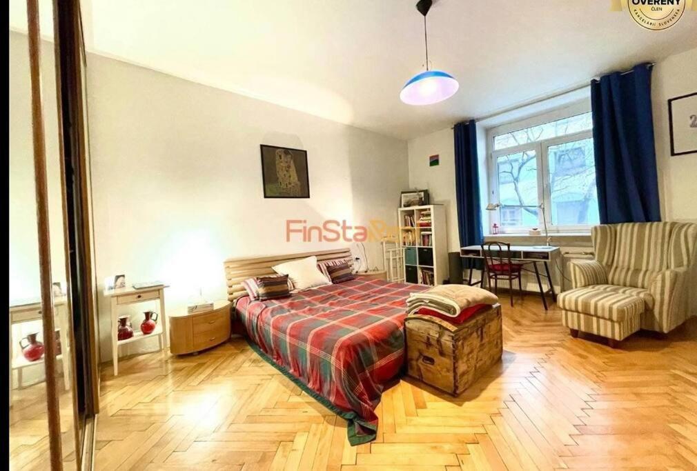 Economy Apartment 2 Min From The Main Station Bratysława Zewnętrze zdjęcie